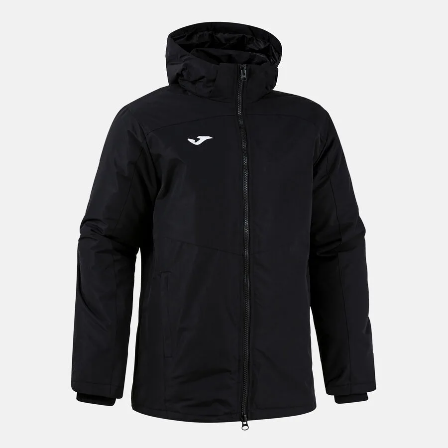 Trivor II Anorak — Schwarz in Schwarz, Schrägansicht