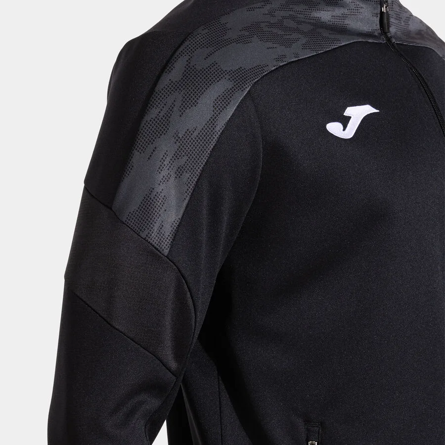 Championship VIII Tracksuit — Schwarz-Antrazith in Schwarz-Antrazith, Detailansicht